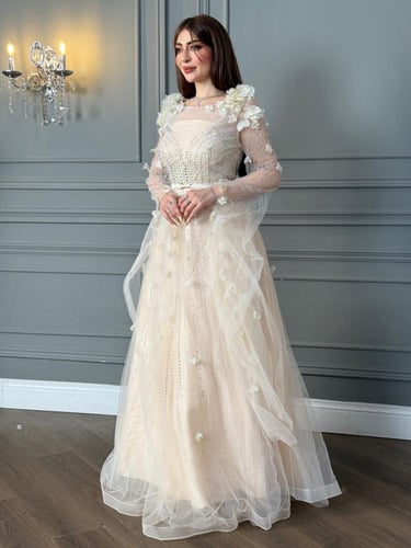 فستان سهرة بيج اكتشفي سحر السهرة بصميّم فائق الفخا...