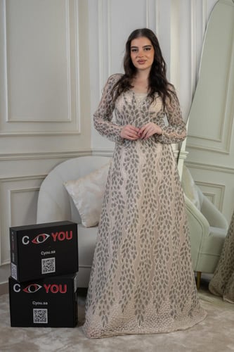 فستان سهرة راقٍ مطرز بلون البيج الفاخر بأكمام طويل...