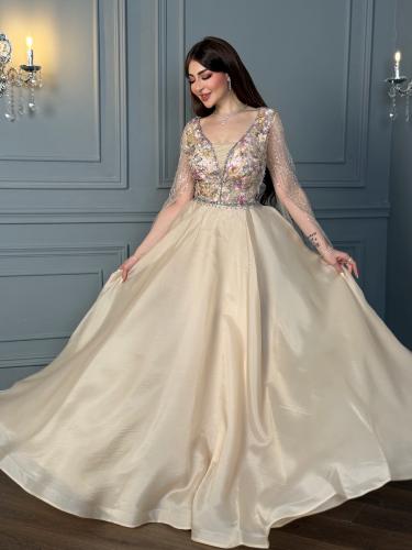 فستان سهرة شامبانيا مطرز ورود بأكمام شفافة