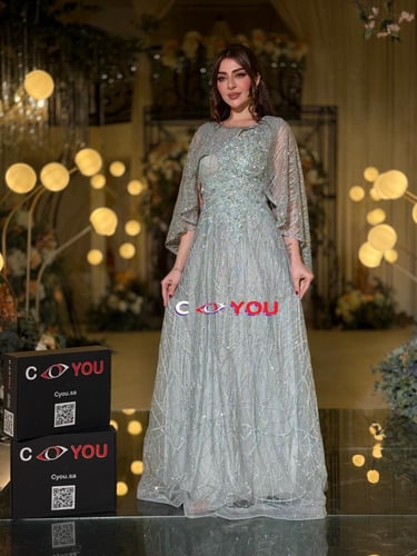 فستان سهرة نعناعي مطرّز بقصّة A-Line مع كاب جانبي...