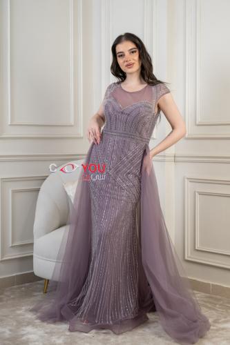 فستان سهرة موف ملكي مطرز بتطريزات لامعة وأكمام تول...
