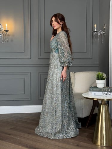 فستان أميرة التركواز اللامع بتطريز فاخر