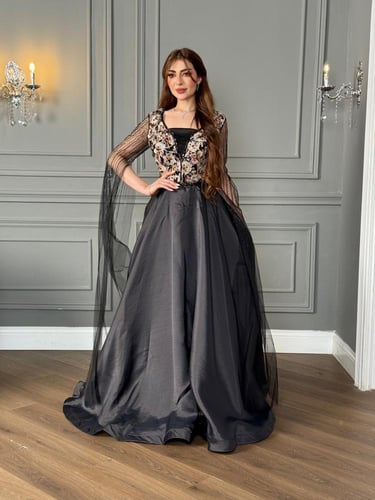 فستان أنوثة النعناع الراقي بتطريز فاخر وأكمام شفاف...