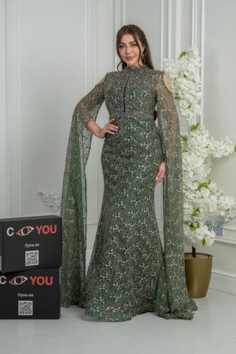A silver evening dress with sparkling embroidery and an elegant wide cut, a sophisticated design suitable for parties and evenings...