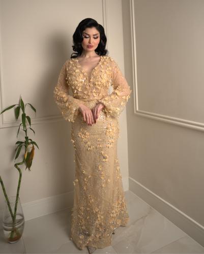 فستان سهرة ذهبي مطرز بالورود ثلاثية الأبعاد والترت...