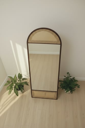 مرايا مودرن حديث بـ لون بني خشبي مع تفاصيل راتان ق...