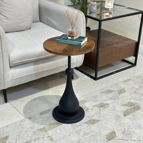 طاولة خدمة سطح بني قشرة جوز الهند قاعدة سوداء