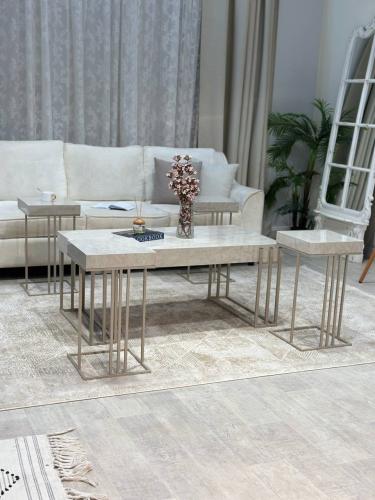 طقم طاولة ضيافة بديل رخام مع 4 طاولات خدمة – تصميم...