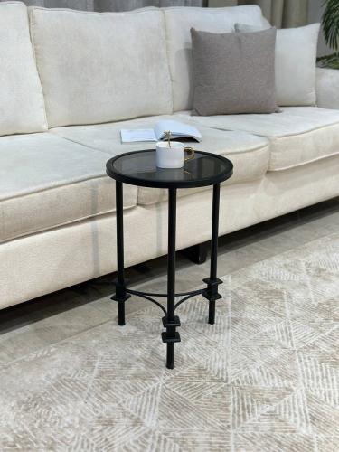 طاولة خدمة بسطح زجاجي أسود – أناقة تكتمل في ركنك