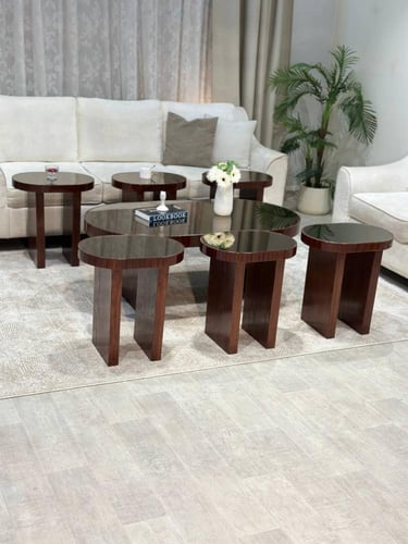 طقم طاولات خشب بني بسطح مرايا مع 6 خدمة