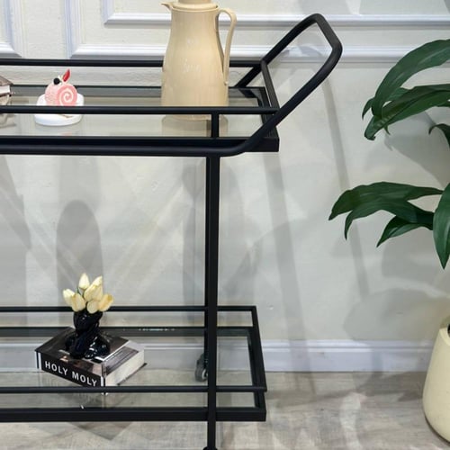 عربية تقديم دورين لون أسود زجاج شفاف