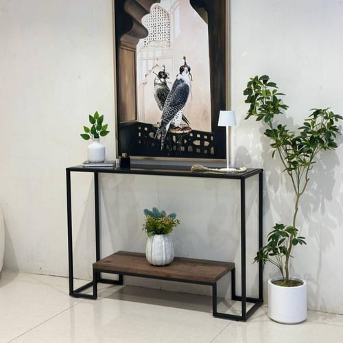 مدخل خشب بني دورين زجاج أسود