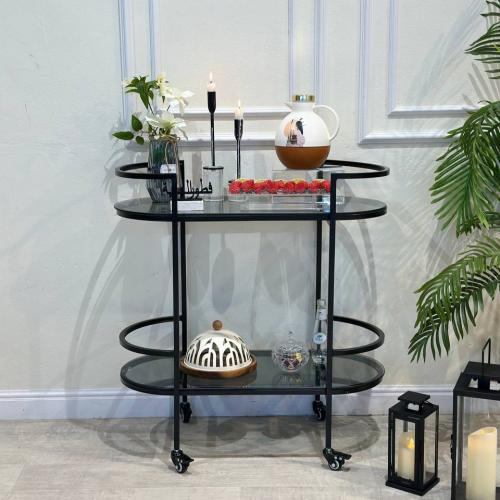 عربية تقديم دورين زجاج اسود