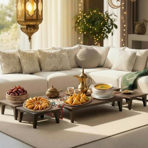 طقم طاولات ارضي خشب بني شكل مربع - بتصميم أنيق وعم...