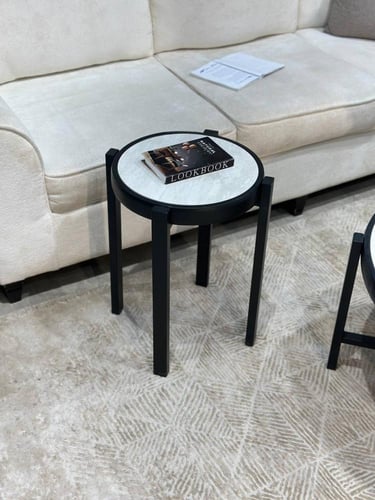 طقم طاولة حديد بسطح سيراميك – أناقة تلامس الفخامة