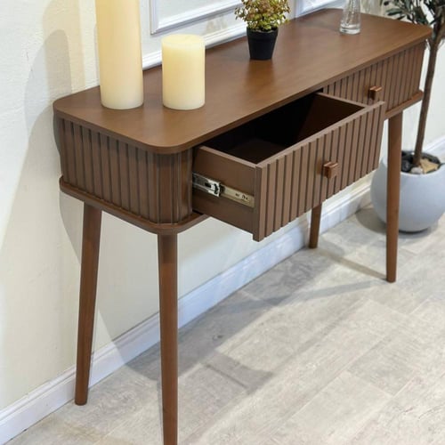 مدخل تسريحة خشب بني