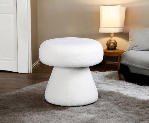 كرسي قماش لون أبيض