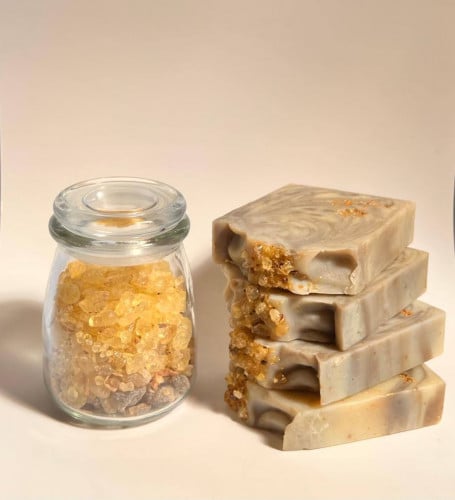 صابون لبان الذكر والمرة كولاجين طبيعي ومعالج للمسا...