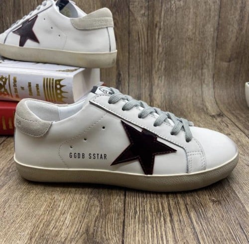 GOLDEN GOOSE