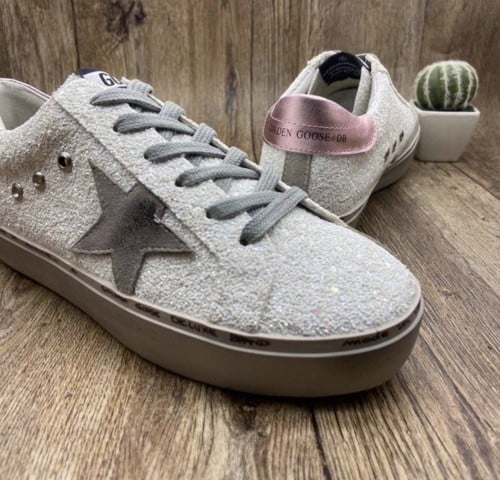GOLDEN GOOSE