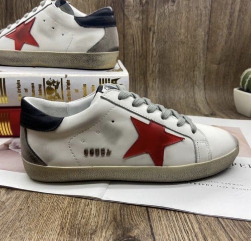 GOLDEN GOOSE