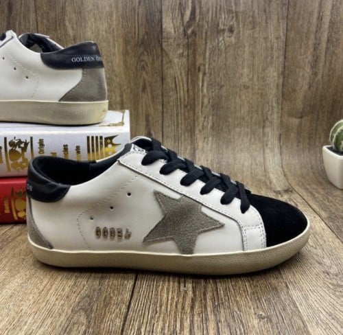 GOLDEN GOOSE