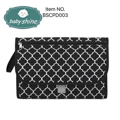 شنطة مستلزمات المولود مع مفرش غيار