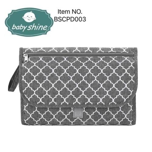 شنطة مستلزمات المولود مع مفرش غيار