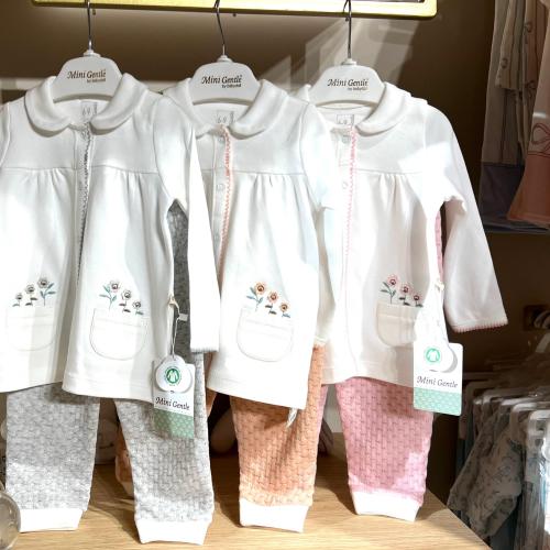 بيجاما بناتي حتى عمر سنة الوان رمادي كريمي وزهري