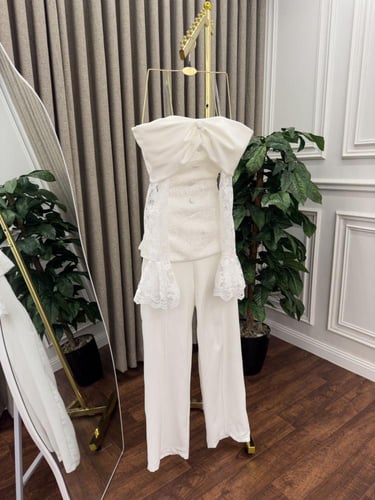 طقم قطعتين لارا ابيض دانتيل