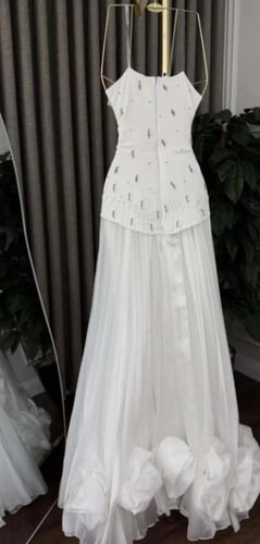 فستان ساريه ابيض