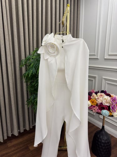 جمبسوت ابيض دانتيل