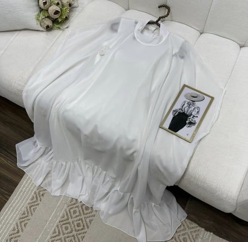 فستان ابيض قصير