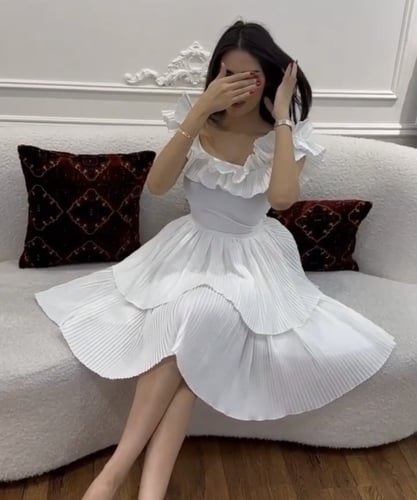 فستان ابيض مكسر