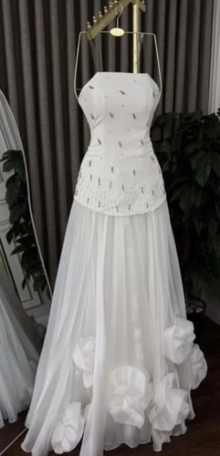 فستان ساريه ابيض