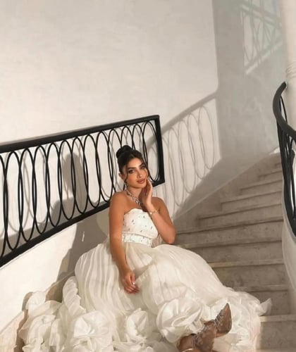 فستان ساريه ابيض