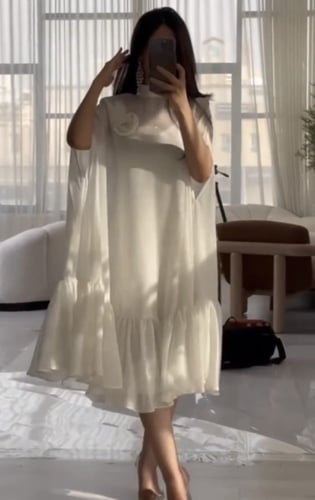 فستان ابيض قصير