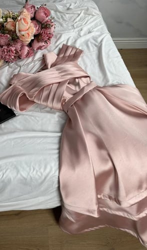 فستان سهرة وردي (ميد)