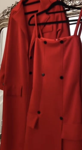 فستان زارا الاحمر