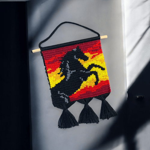 تعليقة فرس متوسطة الحجم