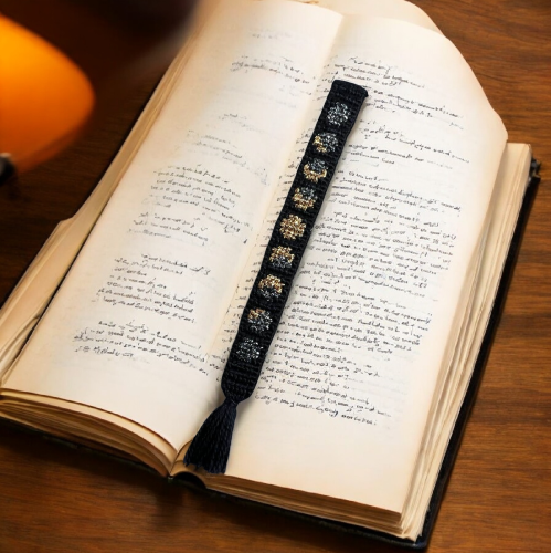 فاصل كتاب مراحل القمر صنع يدوي