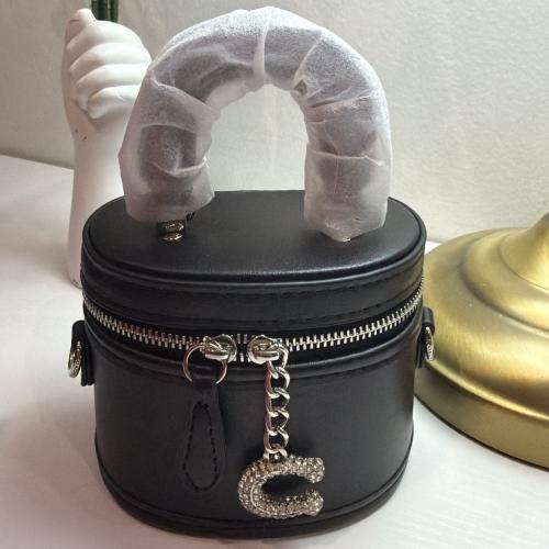 Black trail coach, plain, with silver crystal hang...