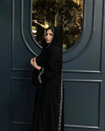 عبايه كريب ملكي كلوش بقصه بالخلف 1046