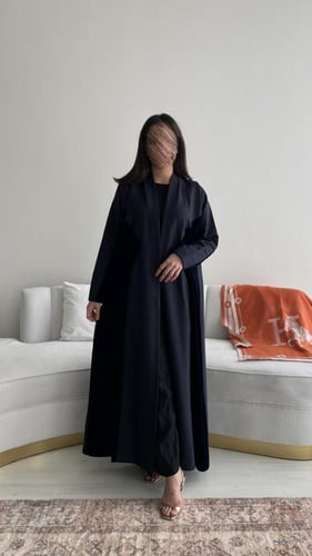 عبايه قصه نص كلوش كريب كتان ومخمل 1013