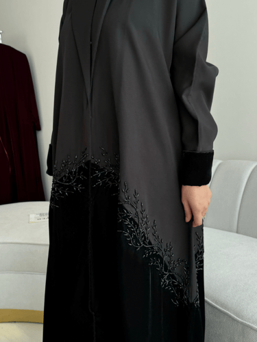 عبايه نص كلوش كريب مخمل 1016