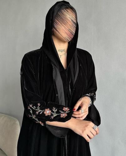 عبايه شتوي مطرزه 1337