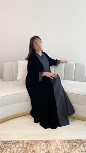 عبايه نص كلوش مخمل وتفته 1031