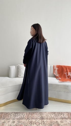 عبايه قصه نص كلوش كريب كتان ومخمل 1013