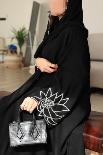 عباية كريب كوري نص كلوش 1002