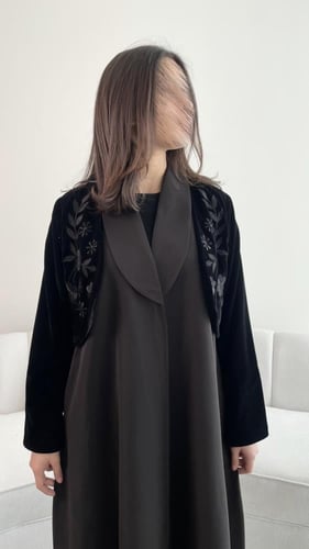 عبايه كريب ومخمل قصه نص كلوش 1030